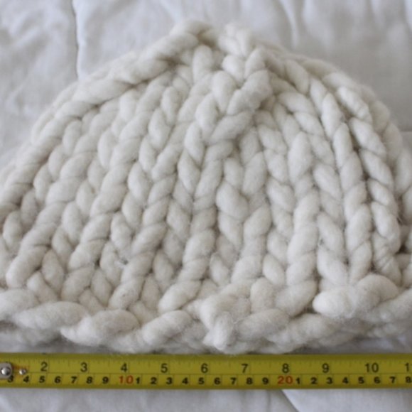 Eileen Fisher Renew Handknit Peruvian Alpaca Hat - Picture 4 of 7